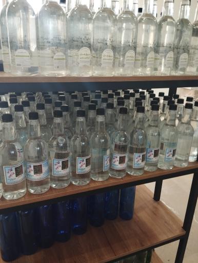 عکس فروشگاه گلاب و عرقیات خاندایی