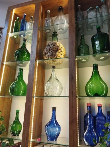 عکس فروشگاه گلاب و عرقیات خاندایی