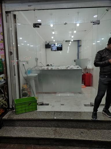 فروشگاه ماهی و میگو بهمنی