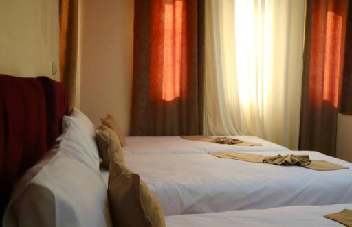 هتل فرهیختگان 