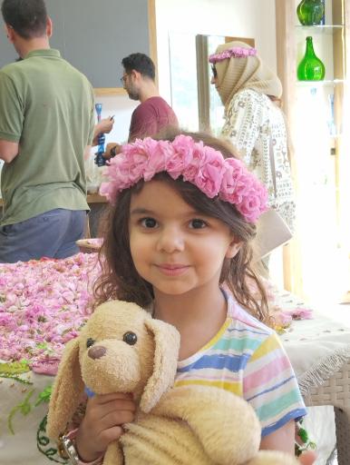 عکس فروشگاه گلاب و عرقیات خاندایی