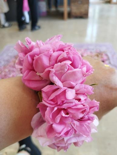 عکس فروشگاه گلاب و عرقیات خاندایی