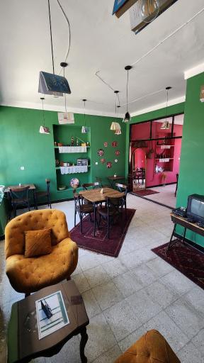 عکس کافه حیات فلور