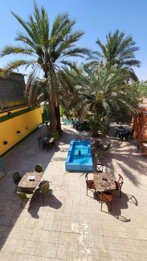 عکس کافه حیات فلور