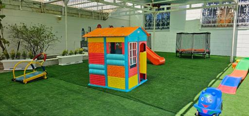 عکس مهد کودک کلبه شادی