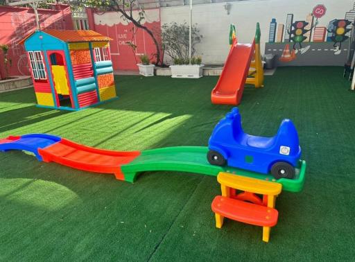 عکس مهد کودک کلبه شادی