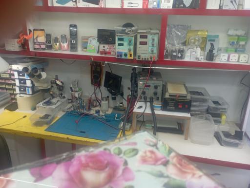 عکس فروشگاه موبایل آباد