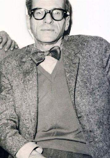 عکس آرامگاه شاهین سرکیسیان