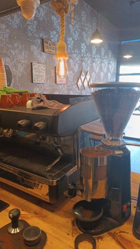 عکس  کافی شاپ جت