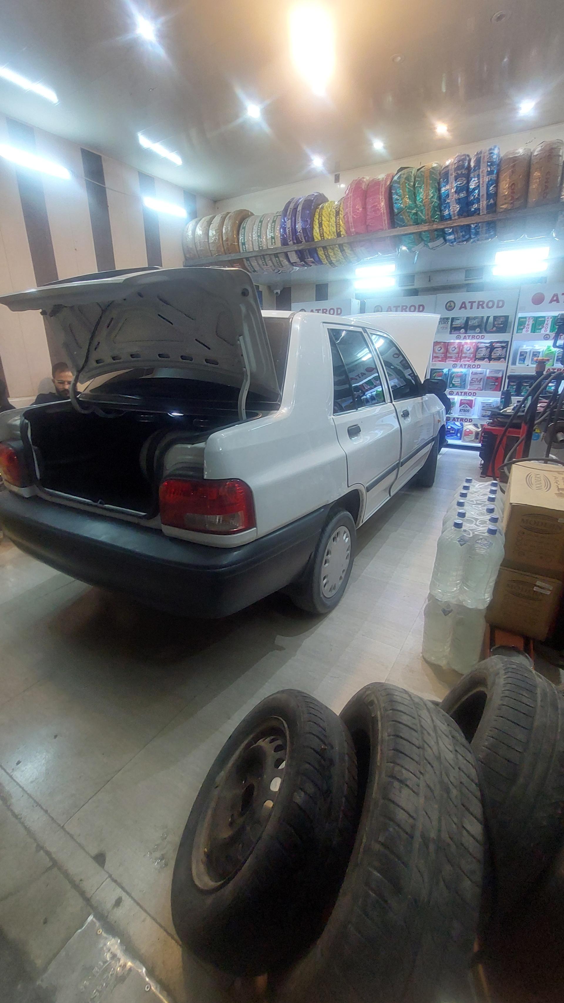 عکس اتوسرویس و پخش روغن موتور و لاستیک بهزادی