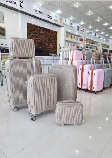 عکس کیف و چمدان ستاره شهر