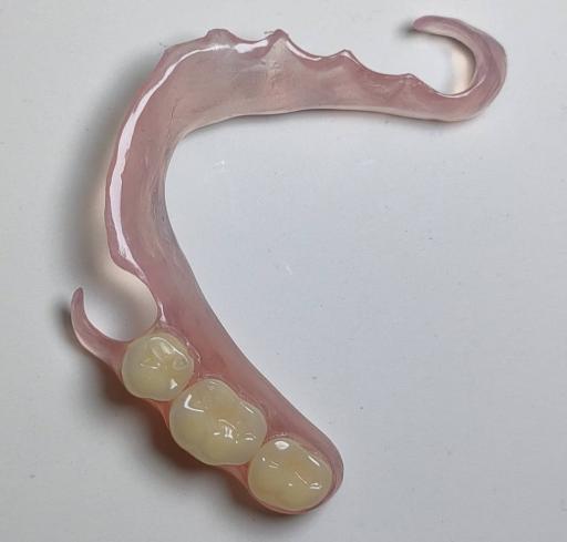 عکس دندانسازی کاظمی 