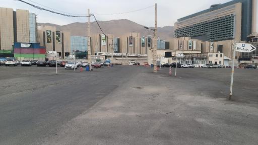 عکس پارکینگ روباز ایرانمال