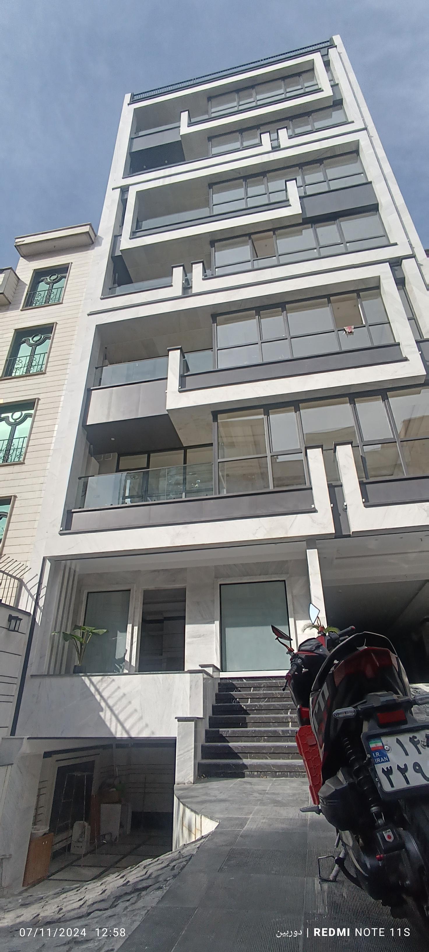 عکس هلکو وین درب و پنجره پی وی سی و آلومینیوم