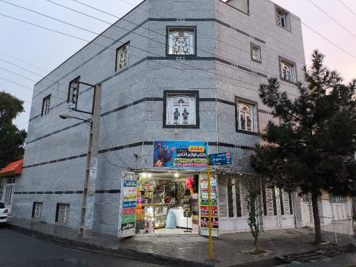 عکس فروشگاه کتاب و لوازم التحریر مقدم