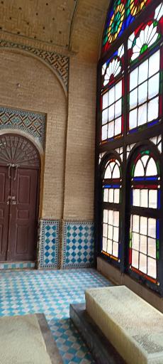 عکس آرامگاه پروفسور علیرضا شاپور شهبازی