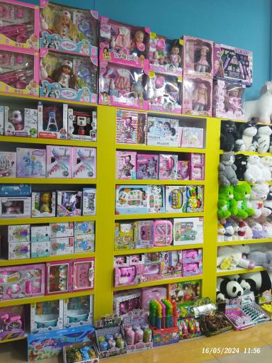 عکس فروشگاه اسباب‌بازی توی لوکس