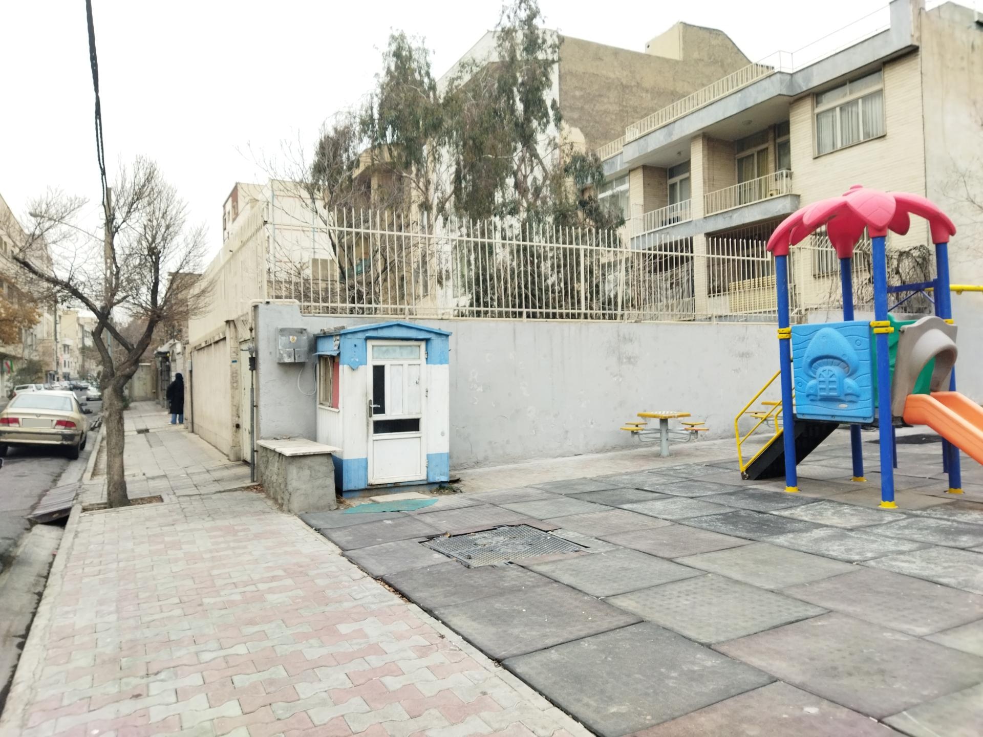 عکس نگهبانی بوستان سرو شیراز