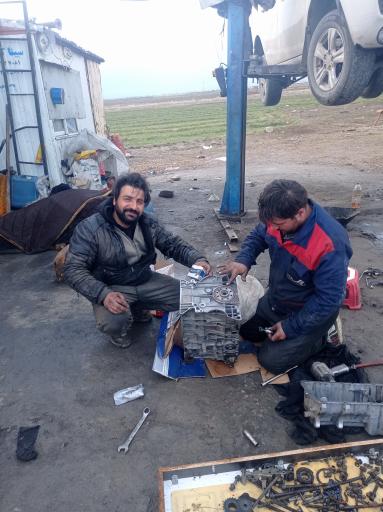 عکس مکانیکی احمدی