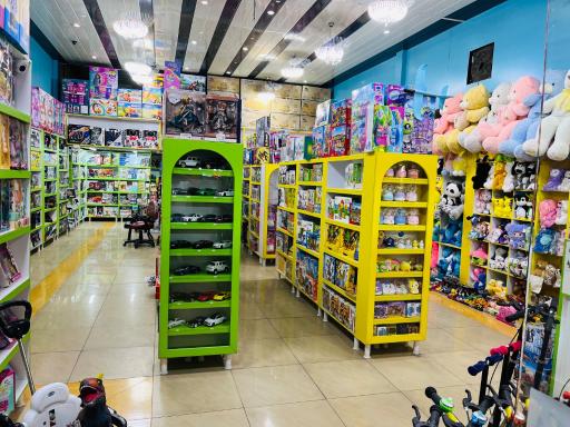 عکس فروشگاه اسباب‌بازی توی لوکس