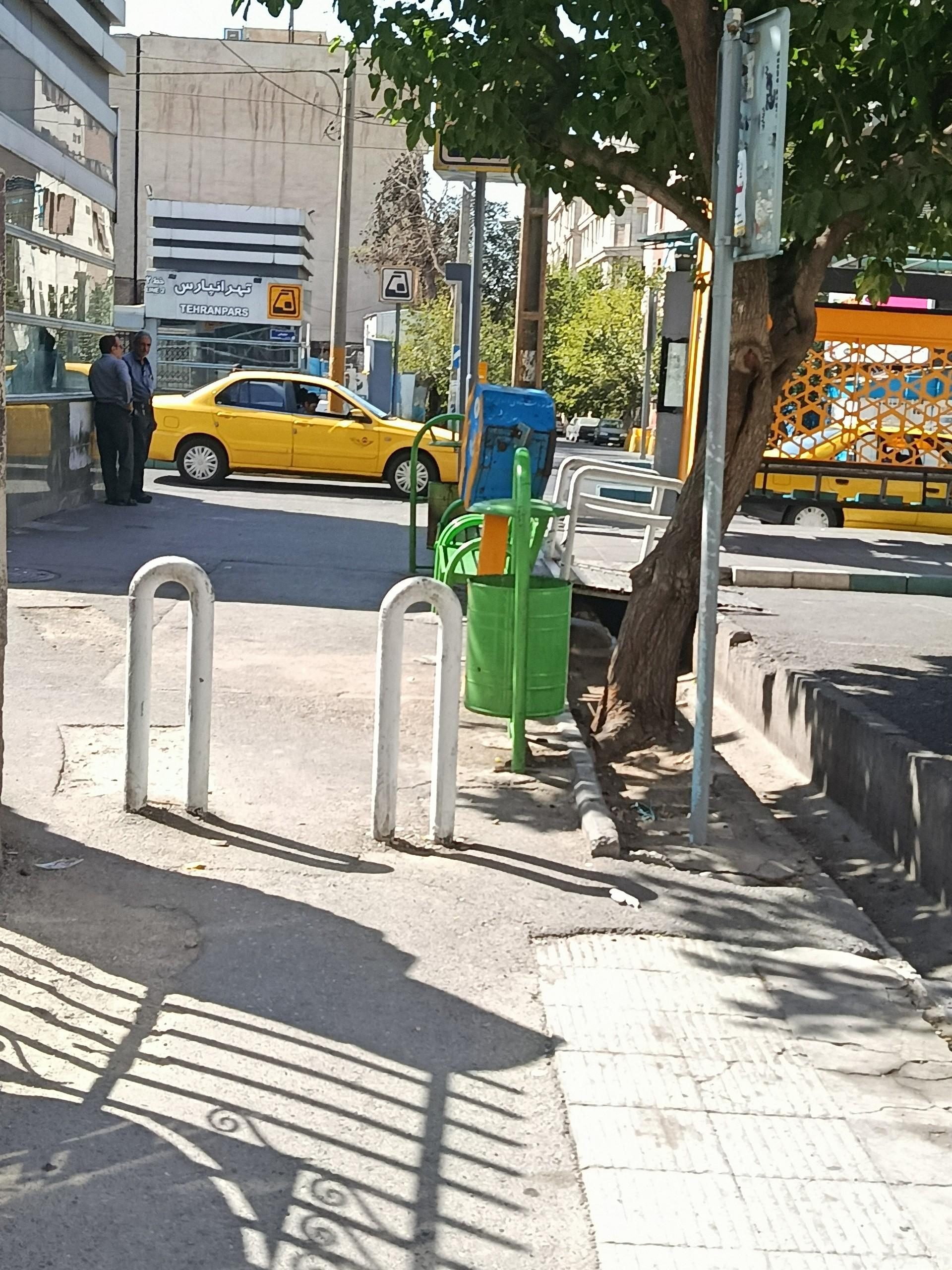 عکس ایستگاه تاکسی سه راه استخر
