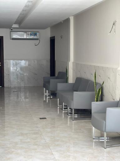 عکس کلینیک کاشت و ترمیم مو ونوس خسروی 