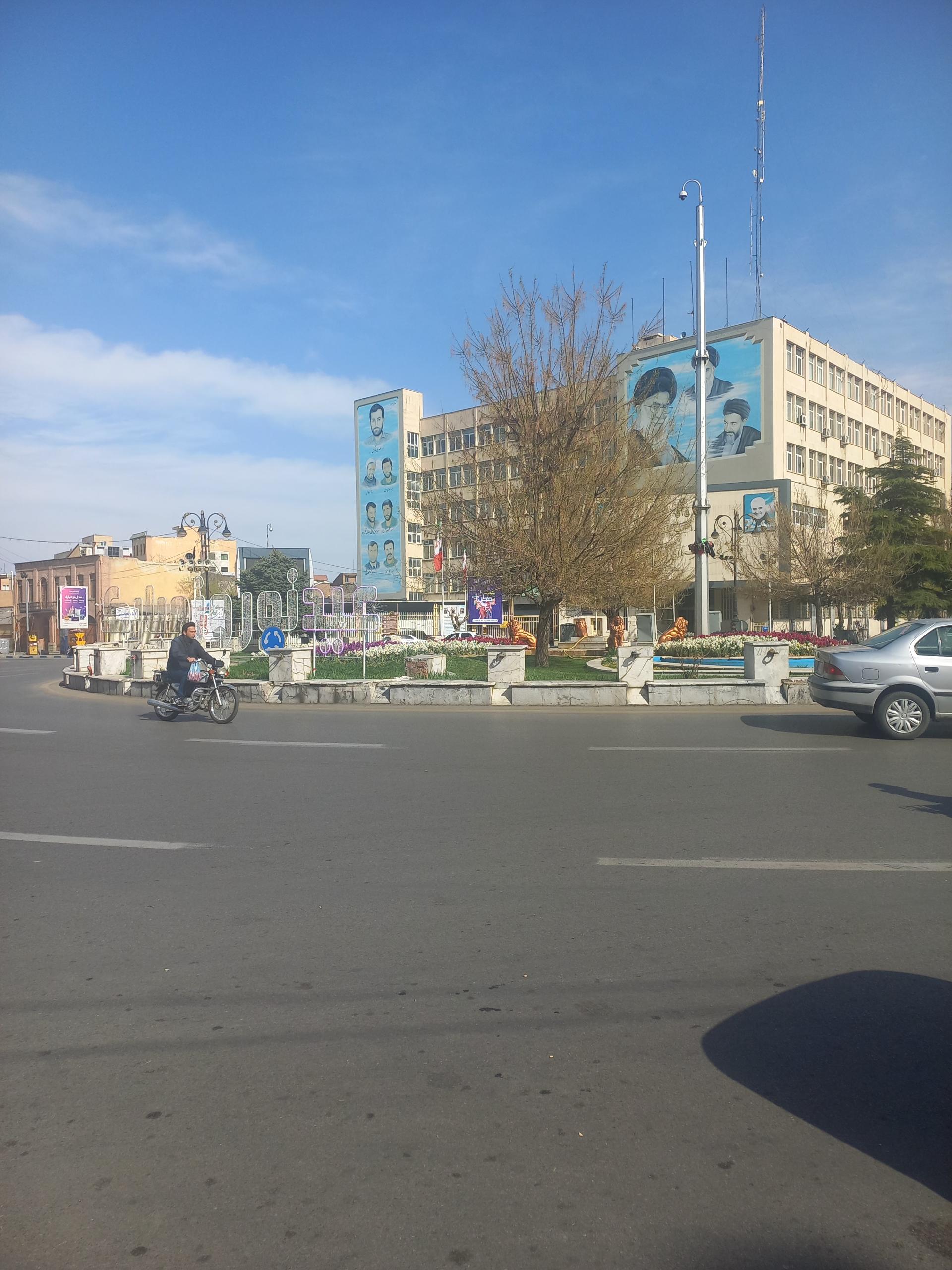 عکس میدان انقلاب (ایالت)