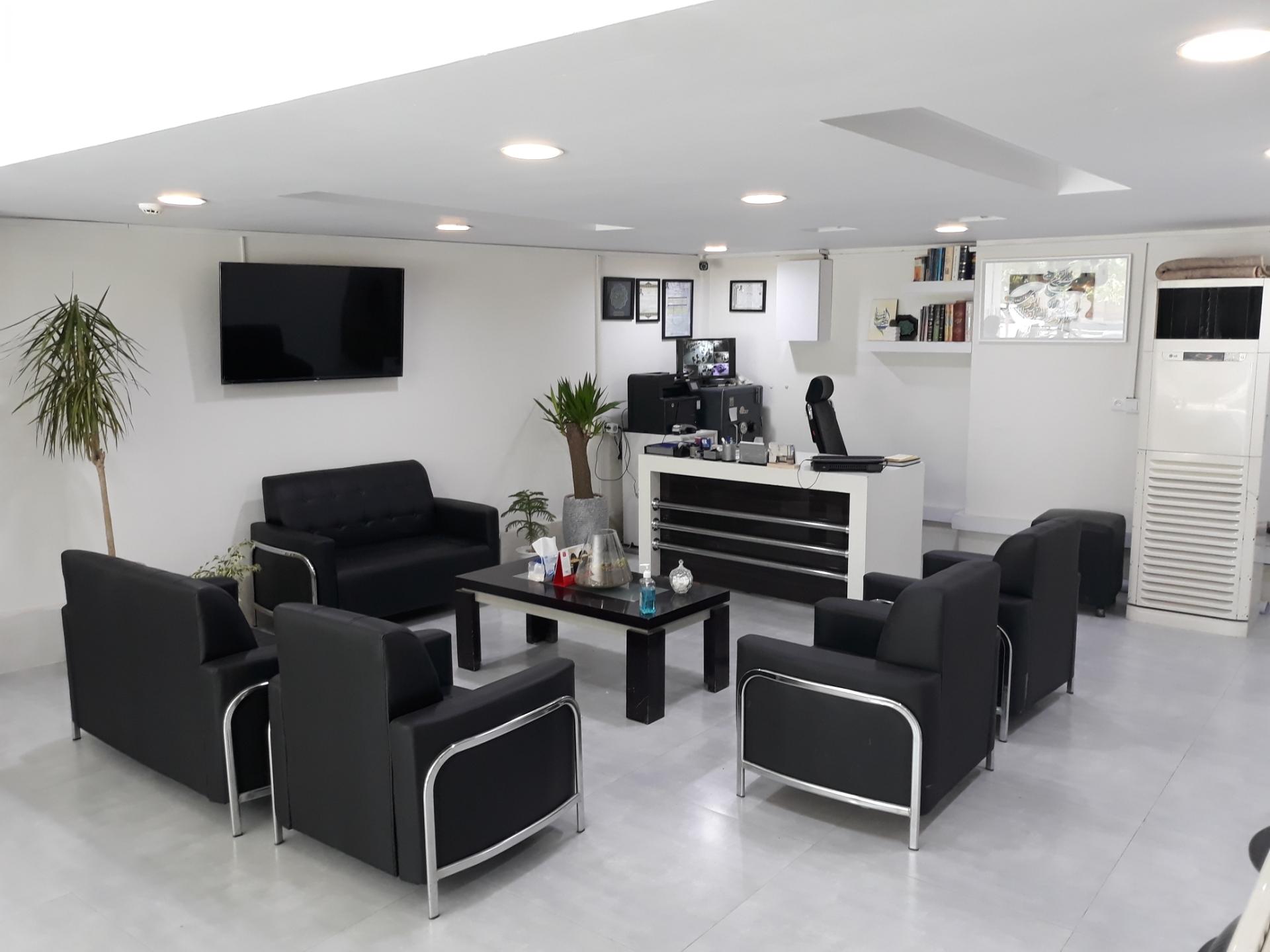 عکس مشاورین مسکن نیکان