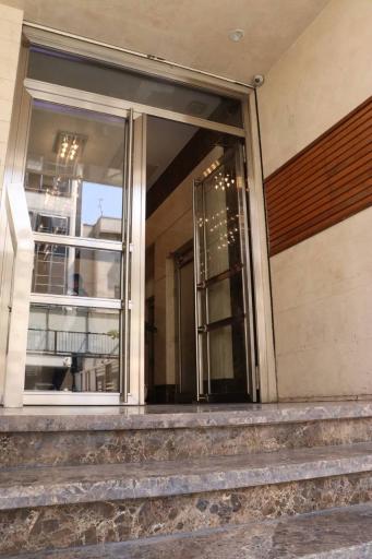 عکس کارگزاری پیشرو