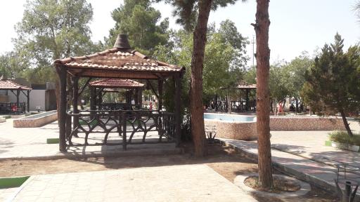 عکس پارک خانوادگی انقلاب