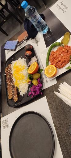 عکس رستوران لاویز