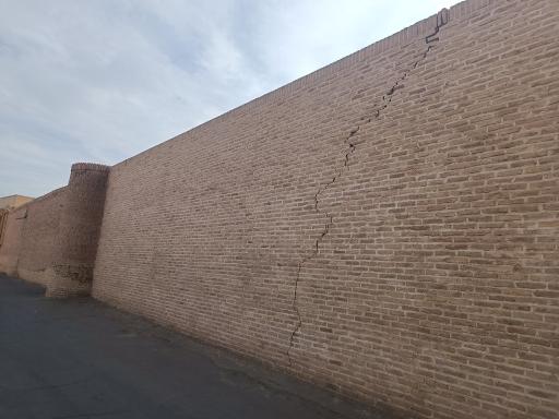 عکس کاروانسرای شاه عباسی ابوزید آباد (ابروز)