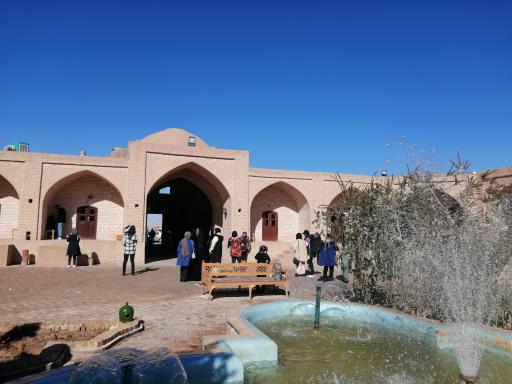 عکس کاروانسرای شاه عباسی ابوزید آباد (ابروز)