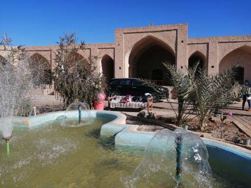 عکس کاروانسرای شاه عباسی ابوزید آباد (ابروز)