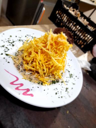 عکس کافه رستوران چهار سو