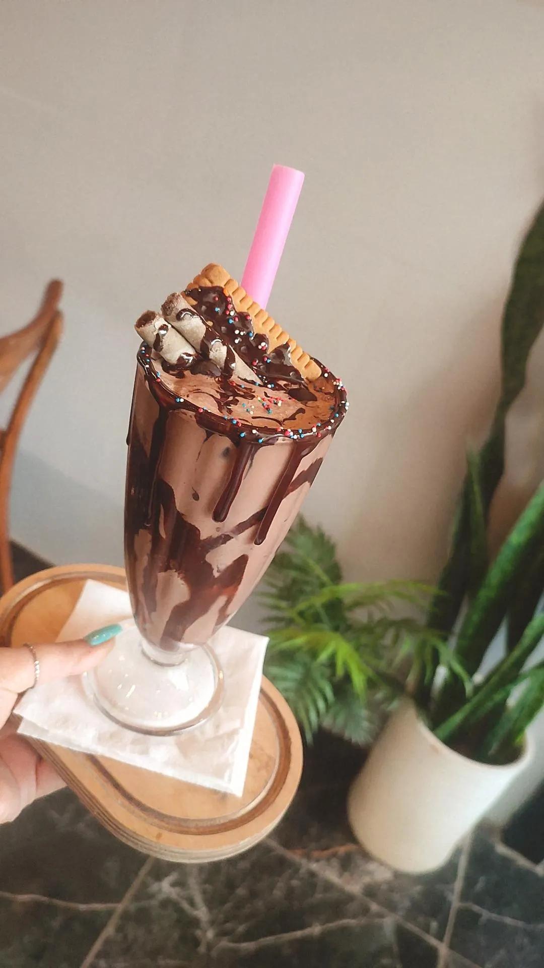 عکس ایمی کافی