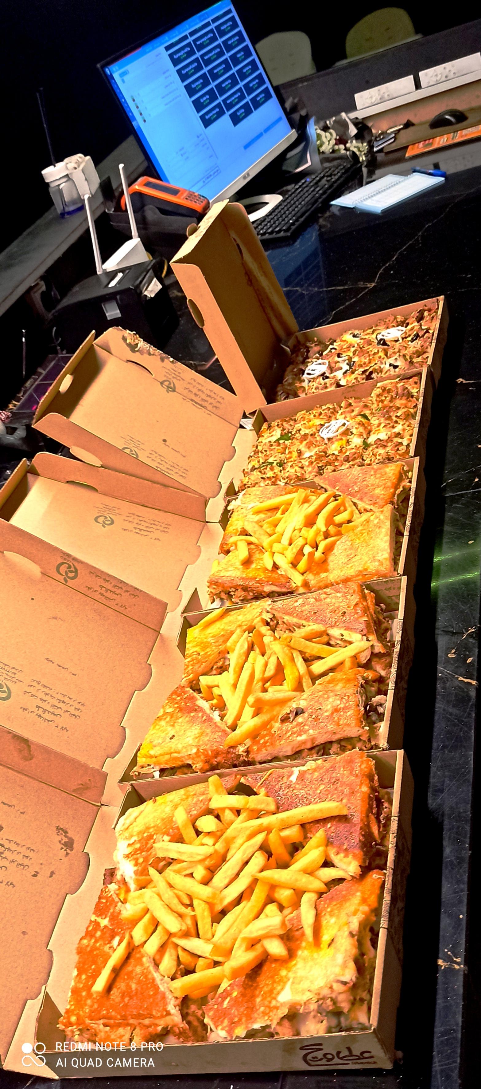 عکس فست فود زنجیره ای عطاویچ