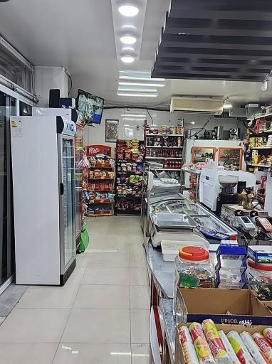 عکس سوپرمارکت ضیافت