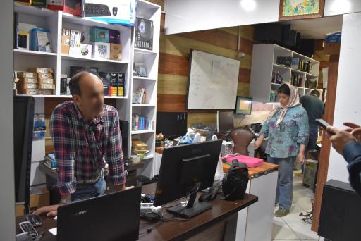عکس فروشگاه کامپیوتری صفر و یک 