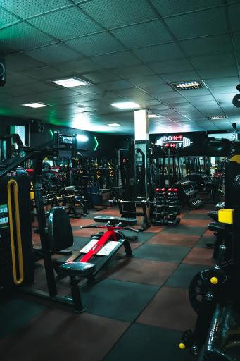 عکس باشگاه بدنسازی آقایان ایرمان