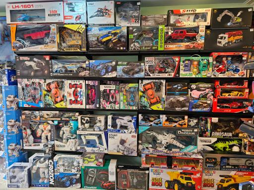 عکس فروشگاه اسباب بازی نیکی توی ۲