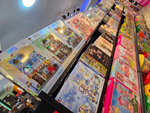 فروشگاه اسباب بازی نیکی توی ۲