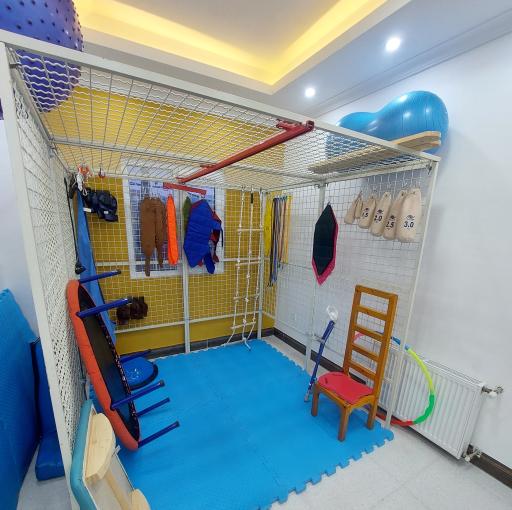 عکس کلینیک کاردرمانی و گفتاردرمانی فردای روشن