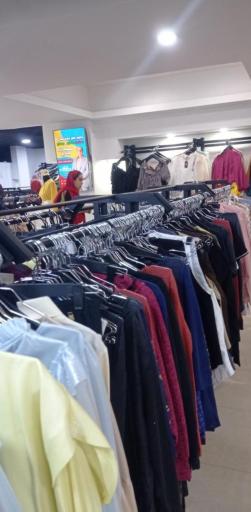 عکس مرکز خرید رنگین کمان