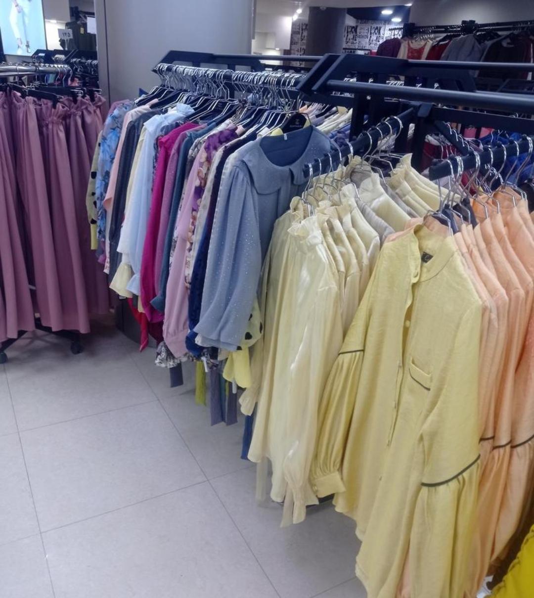 عکس مرکز خرید رنگین کمان