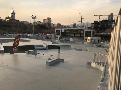 پیست اسکیت آب و آتش