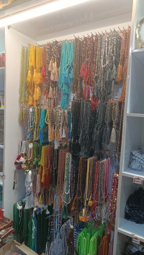 عکس فروشگاه عطرِ خدا