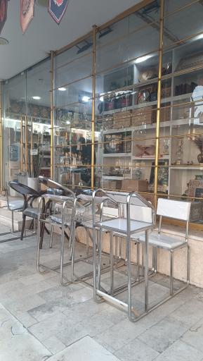 عکس فروشگاه عطرِ خدا