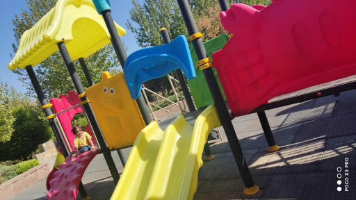 عکس زمین بازی کودکان