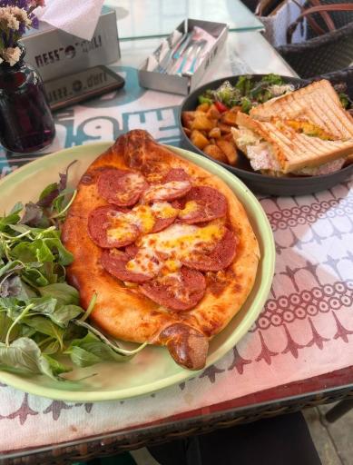 عکس کافه مس و قالی